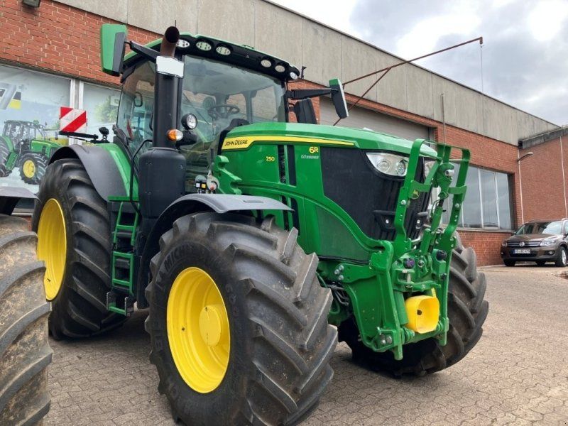 John Deere 6R 250