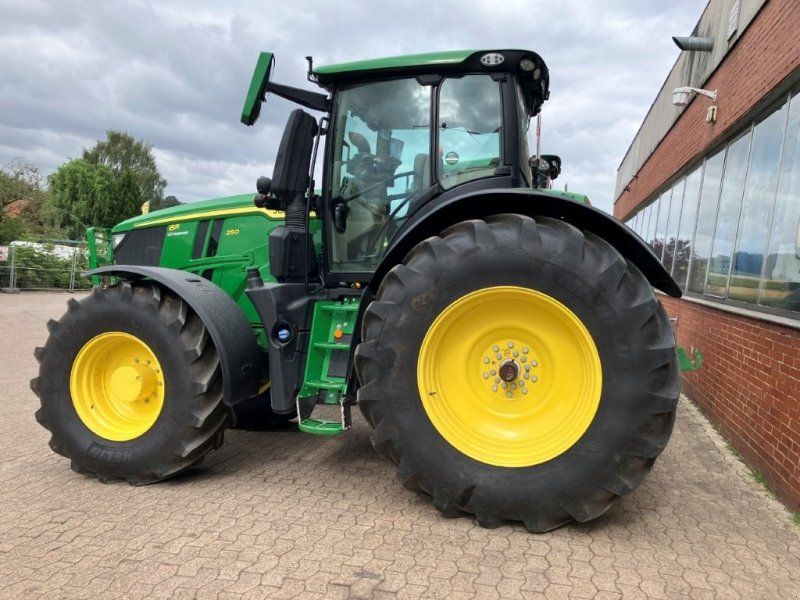 John Deere 6R 250