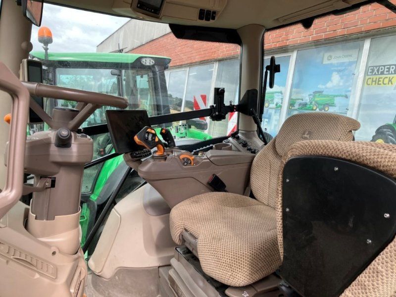 John Deere 6R 250