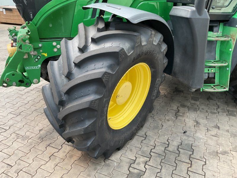 John Deere 6150 R