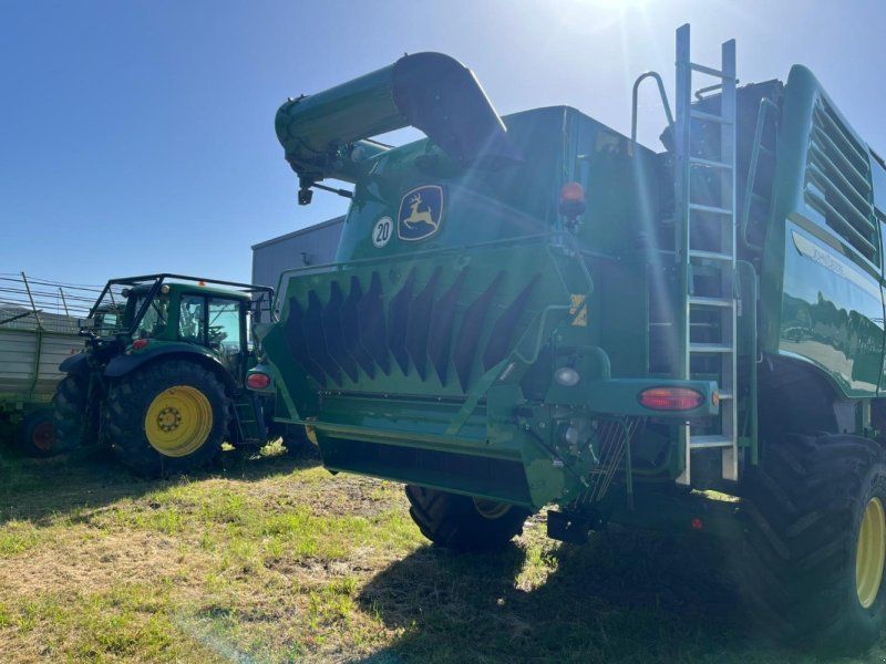 John Deere W660