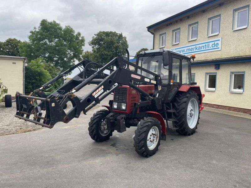 Belarus MTS 820 + FL + 3 Schar Beetpflug