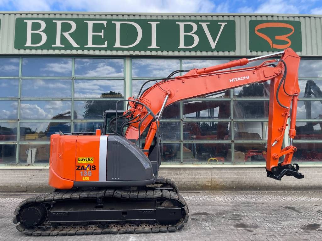 Hitachi ZX135 US-3