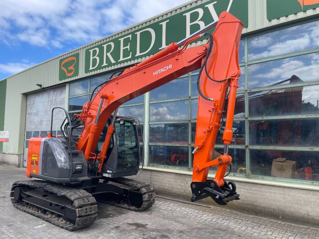 Hitachi ZX135 US-3