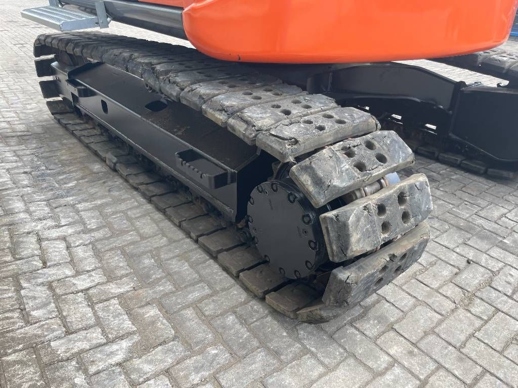 Hitachi ZX135 US-3