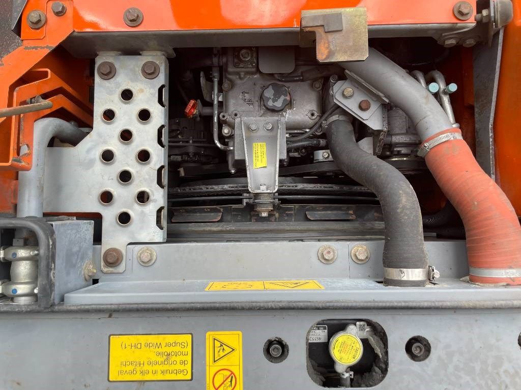 Hitachi ZX135 US-3