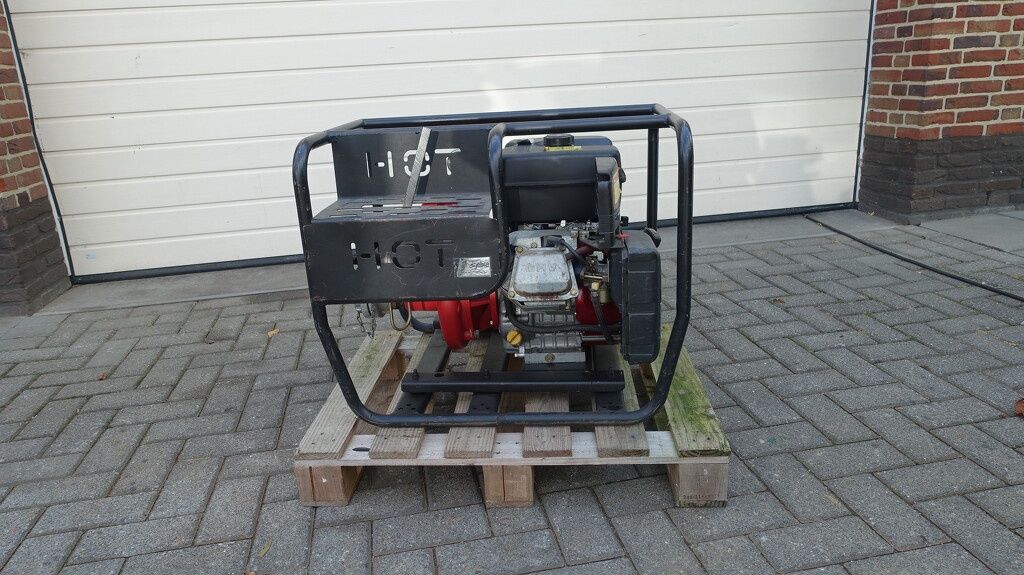 Homelite FP250V waterpomp met Briggs en Stratton motor