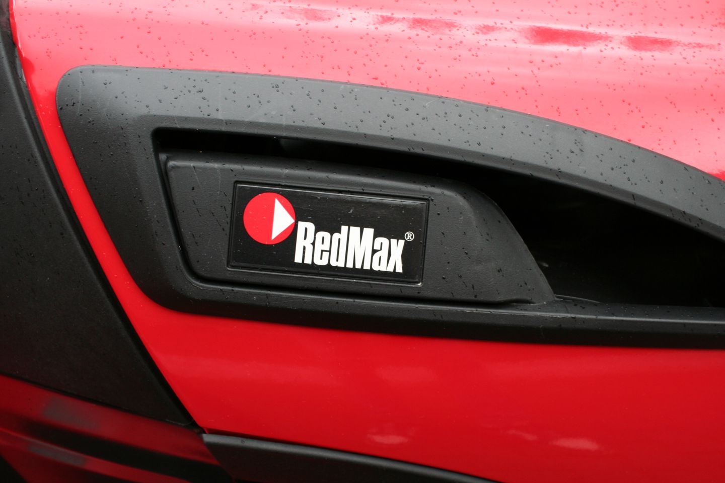 Redmax – Like New Condition