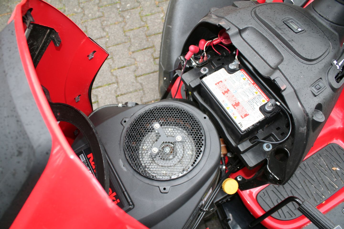 Redmax – Like New Condition