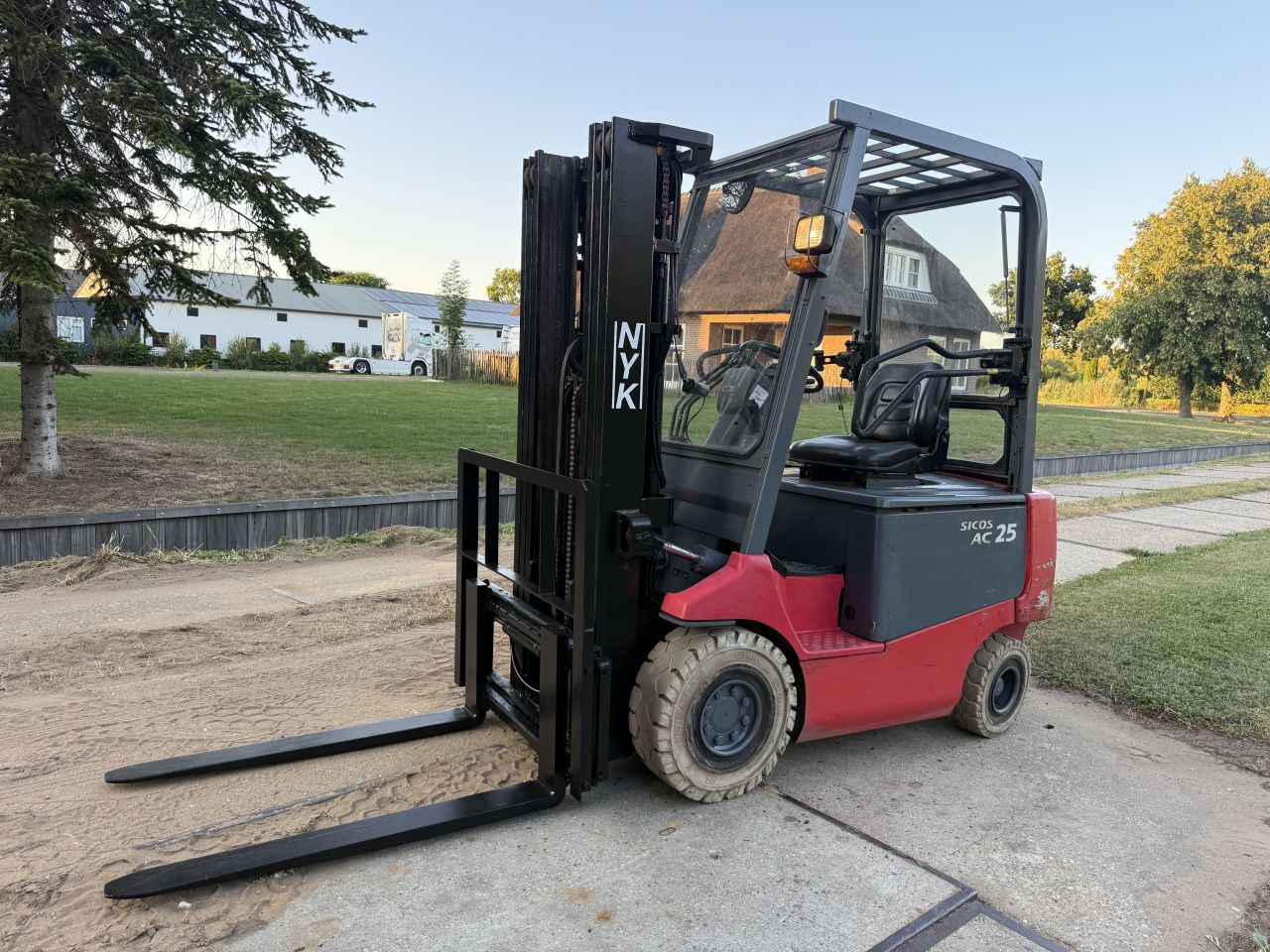 Nyk 2500KG elektrisch 470cm freelift Sideshift 2200uur BJ2010