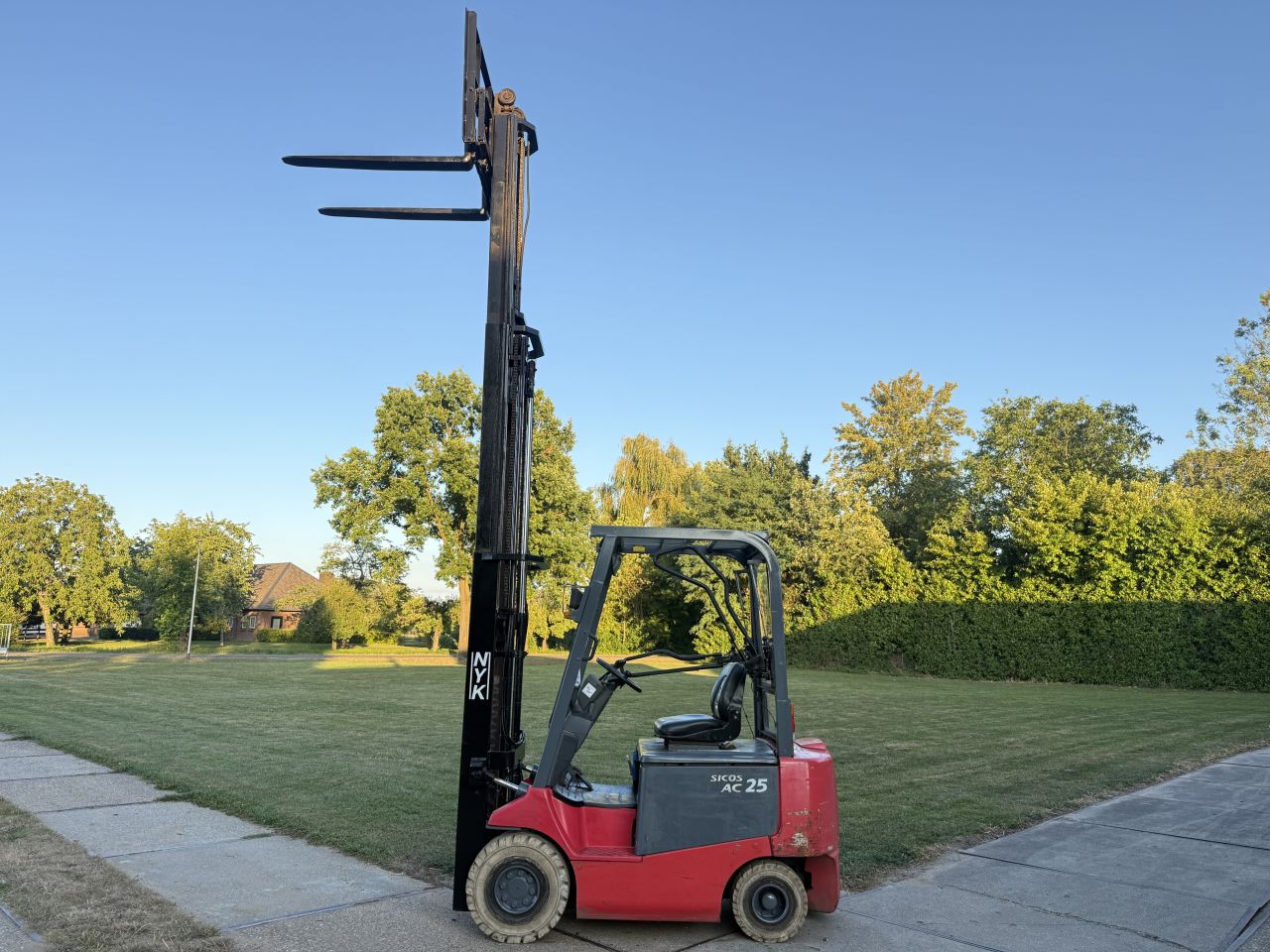 Nyk 2500KG elektrisch 470cm freelift Sideshift 2200uur BJ2010