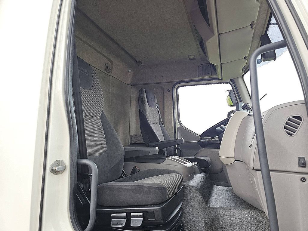DAF LF 210 14t taillift