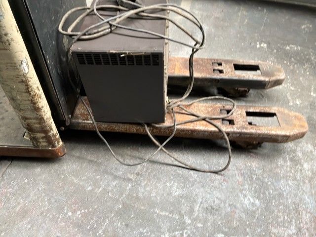 2002 Crown GPC2020 Electric Pallet Truck