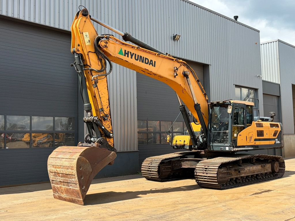 Hyundai HX330