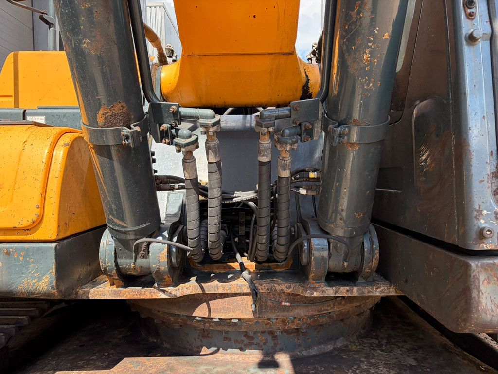 Hyundai HX330