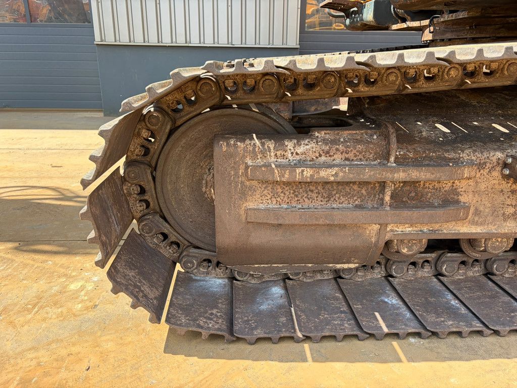 Hyundai HX330