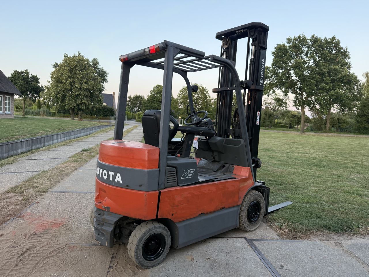 Toyota 2500KG elektrisch triplo 6.5M freelift Sideshift