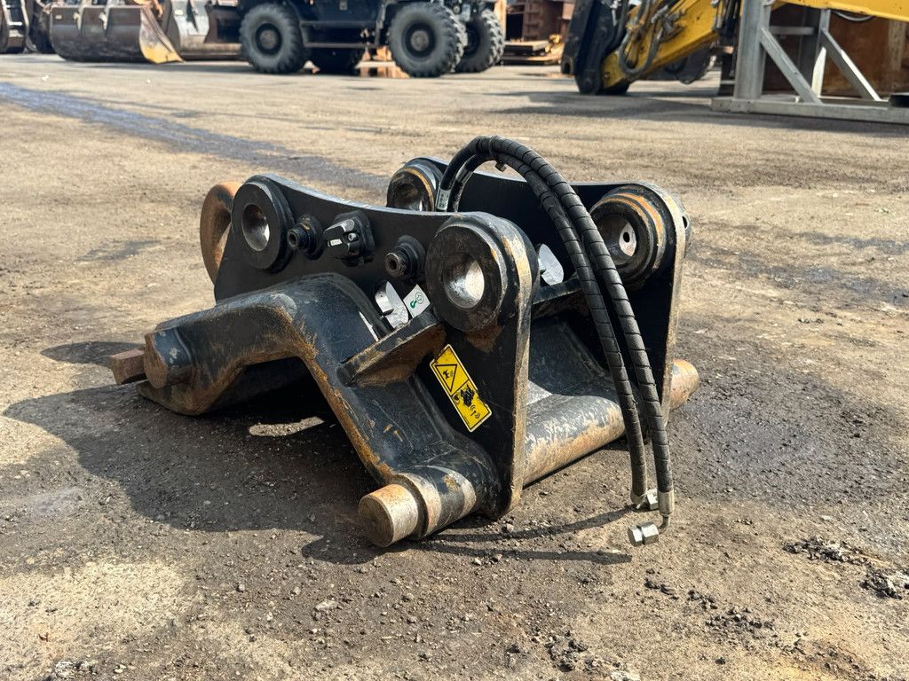 Caterpillar Quick coupler CW 20