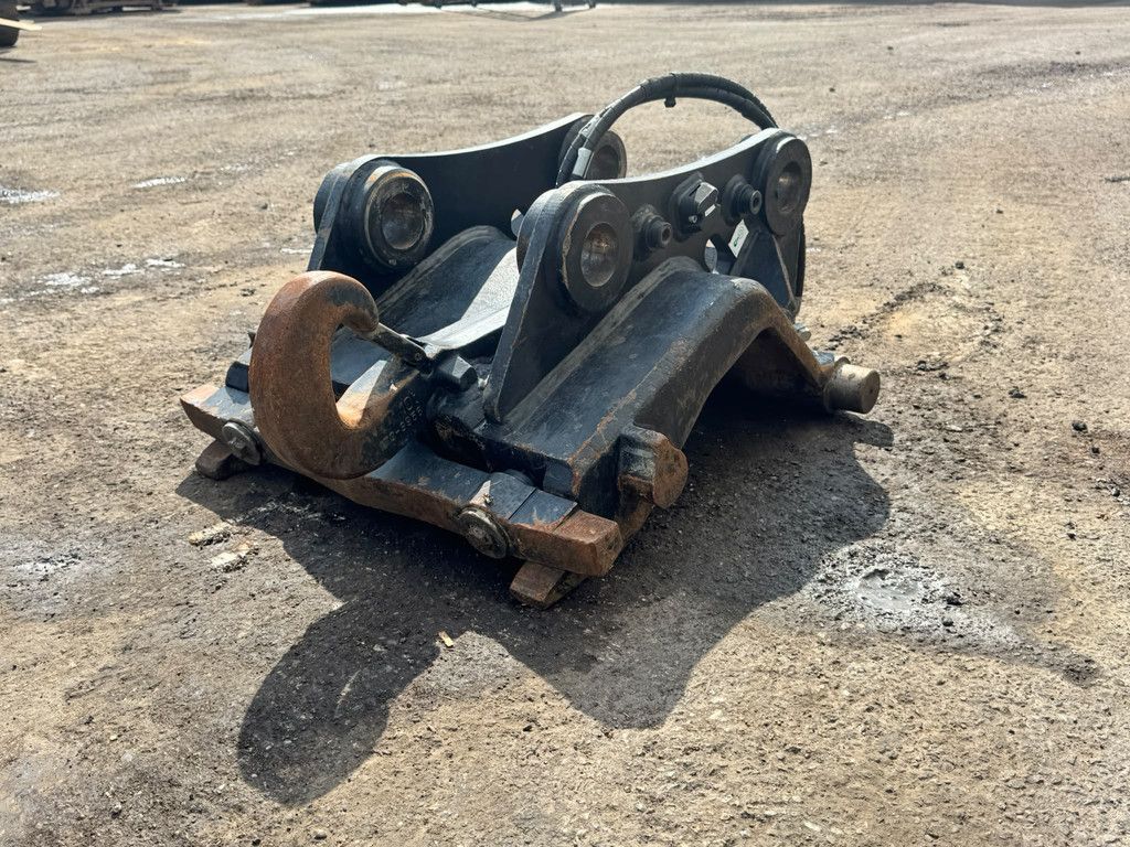 Caterpillar Quick coupler CW 20