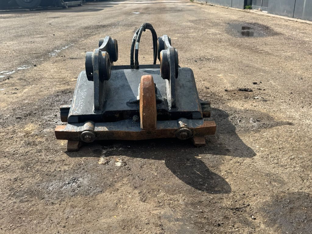 Caterpillar Quick coupler CW 20
