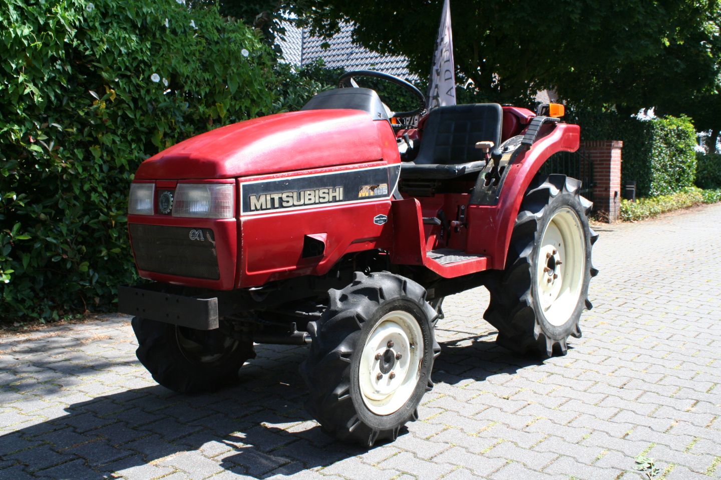 Mitsubishi MT165