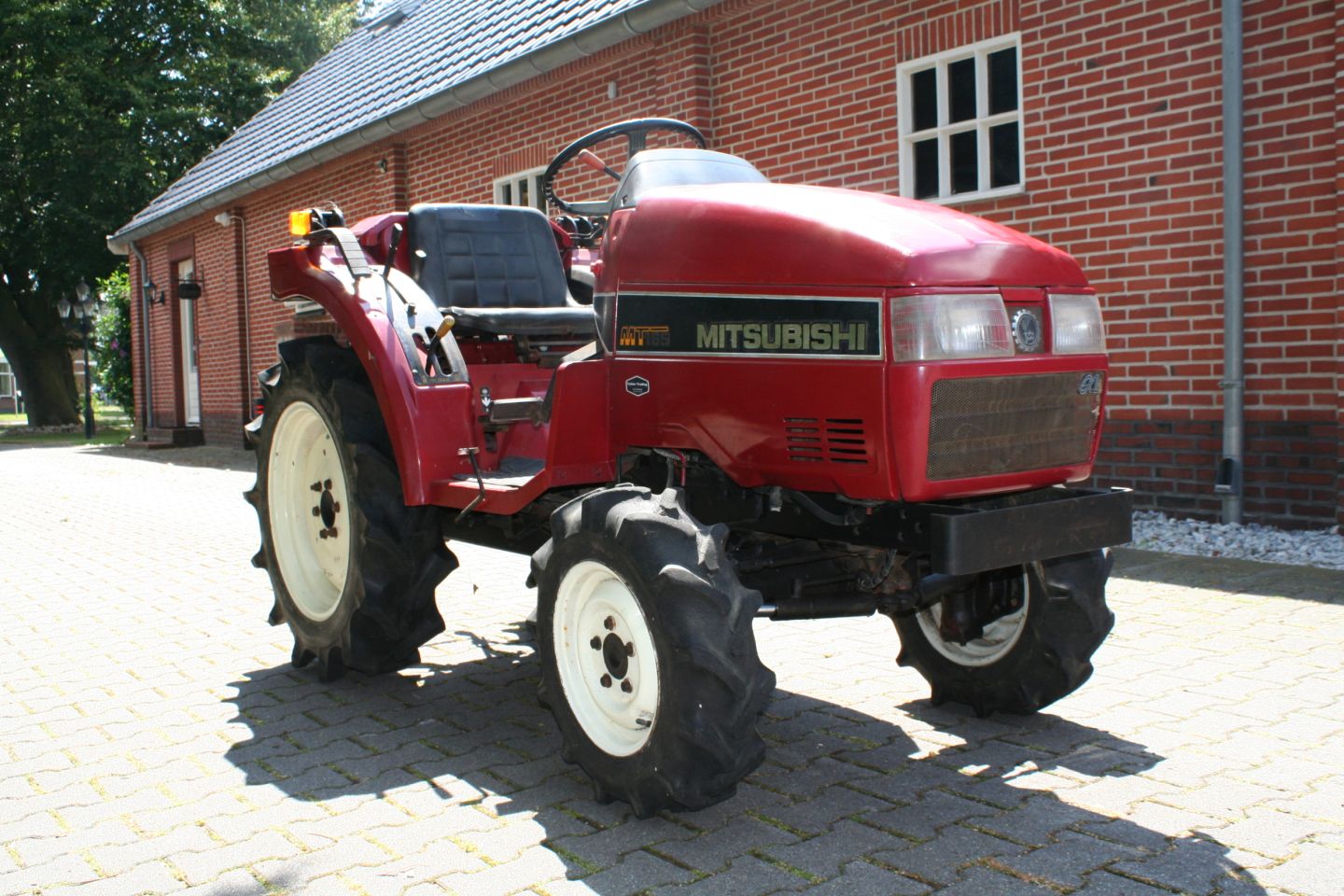 Mitsubishi MT165