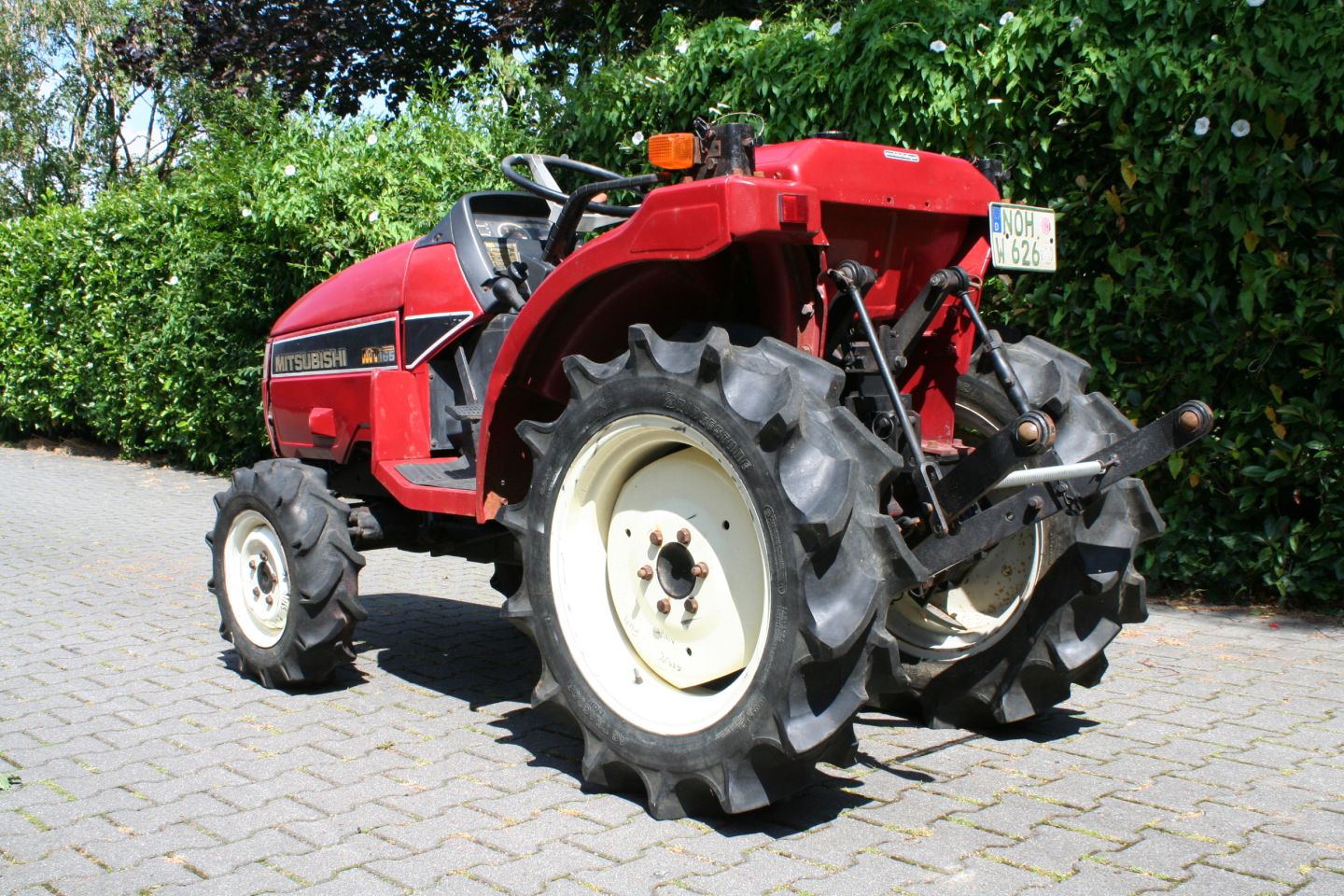 Mitsubishi MT165