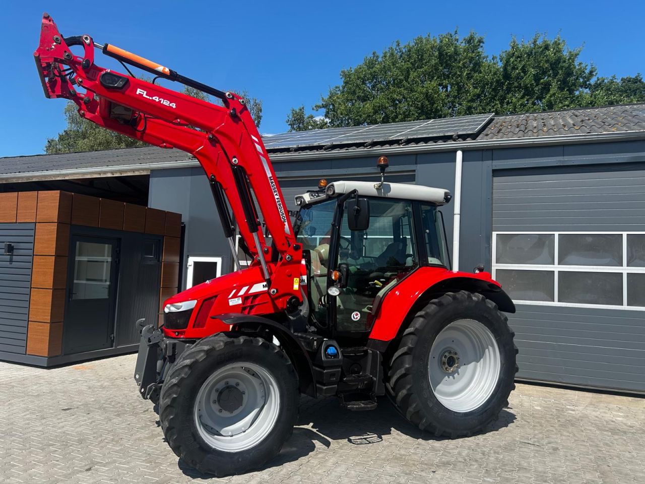 Massey ferguson 5713SL Dyna 6