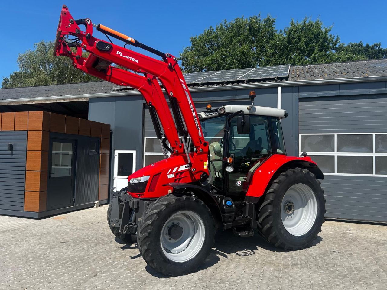 Massey ferguson 5713SL Dyna 6