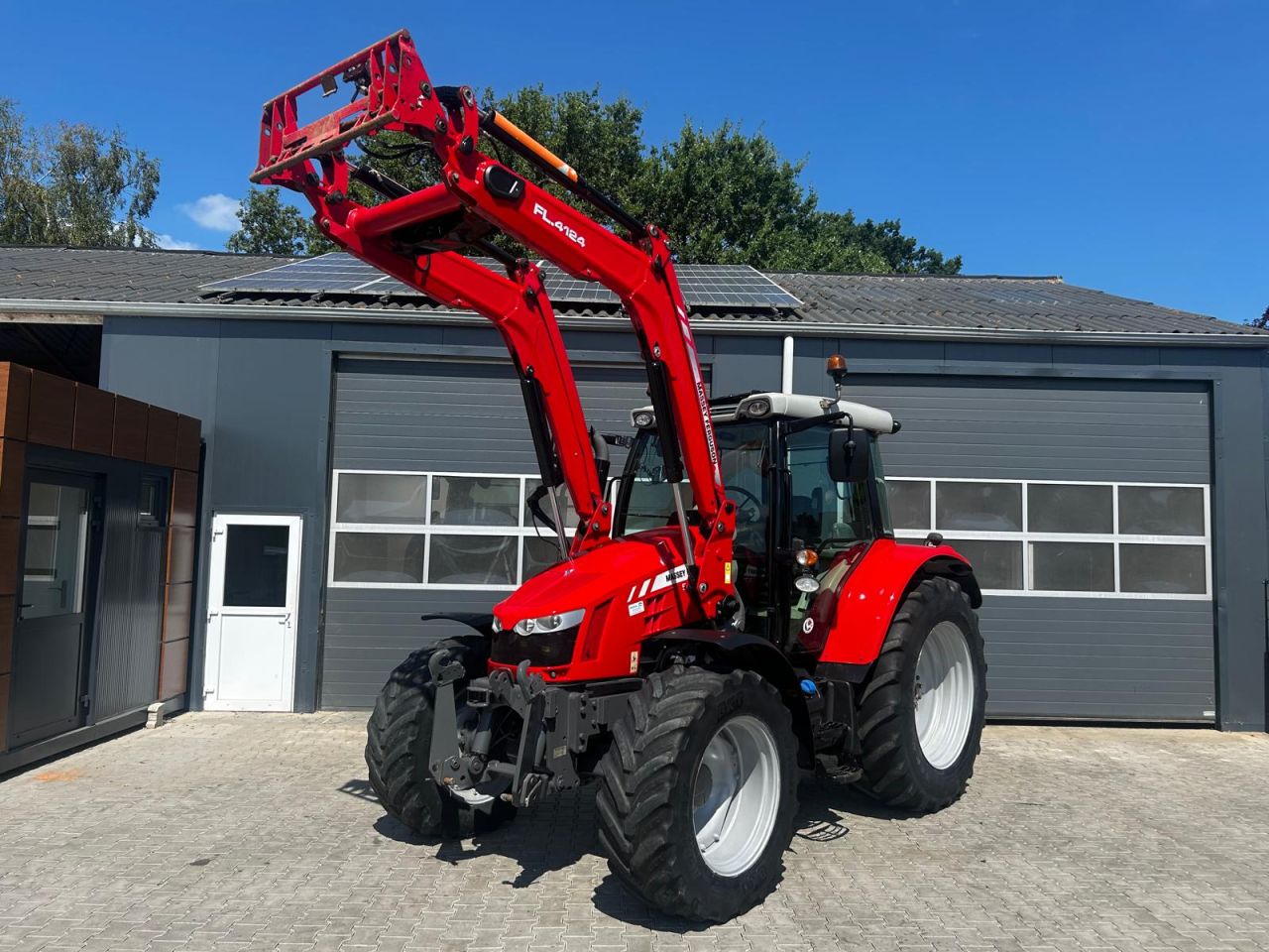 Massey ferguson 5713SL Dyna 6