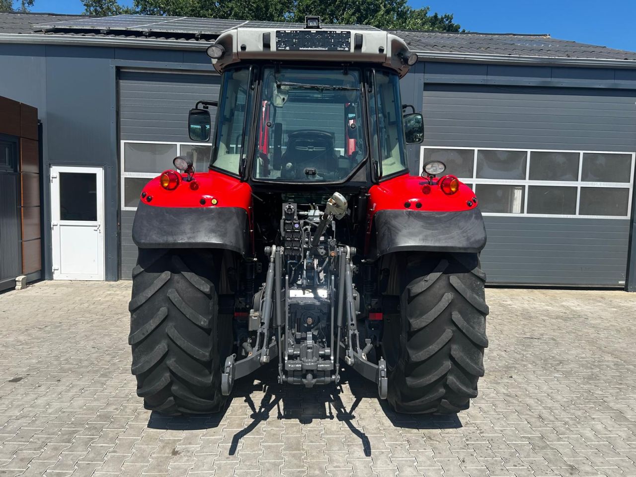 Massey ferguson 5713SL Dyna 6