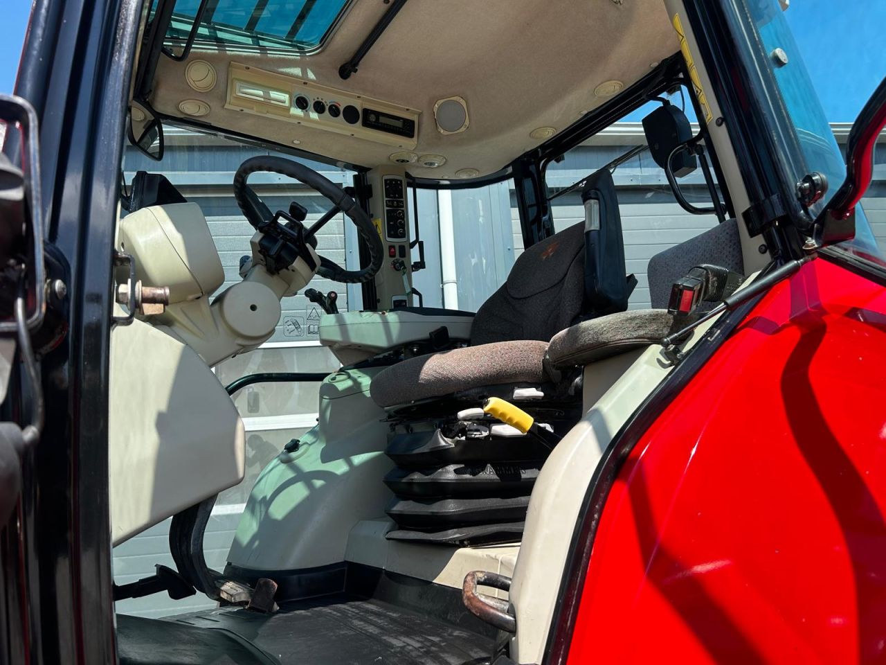 Massey ferguson 5713SL Dyna 6