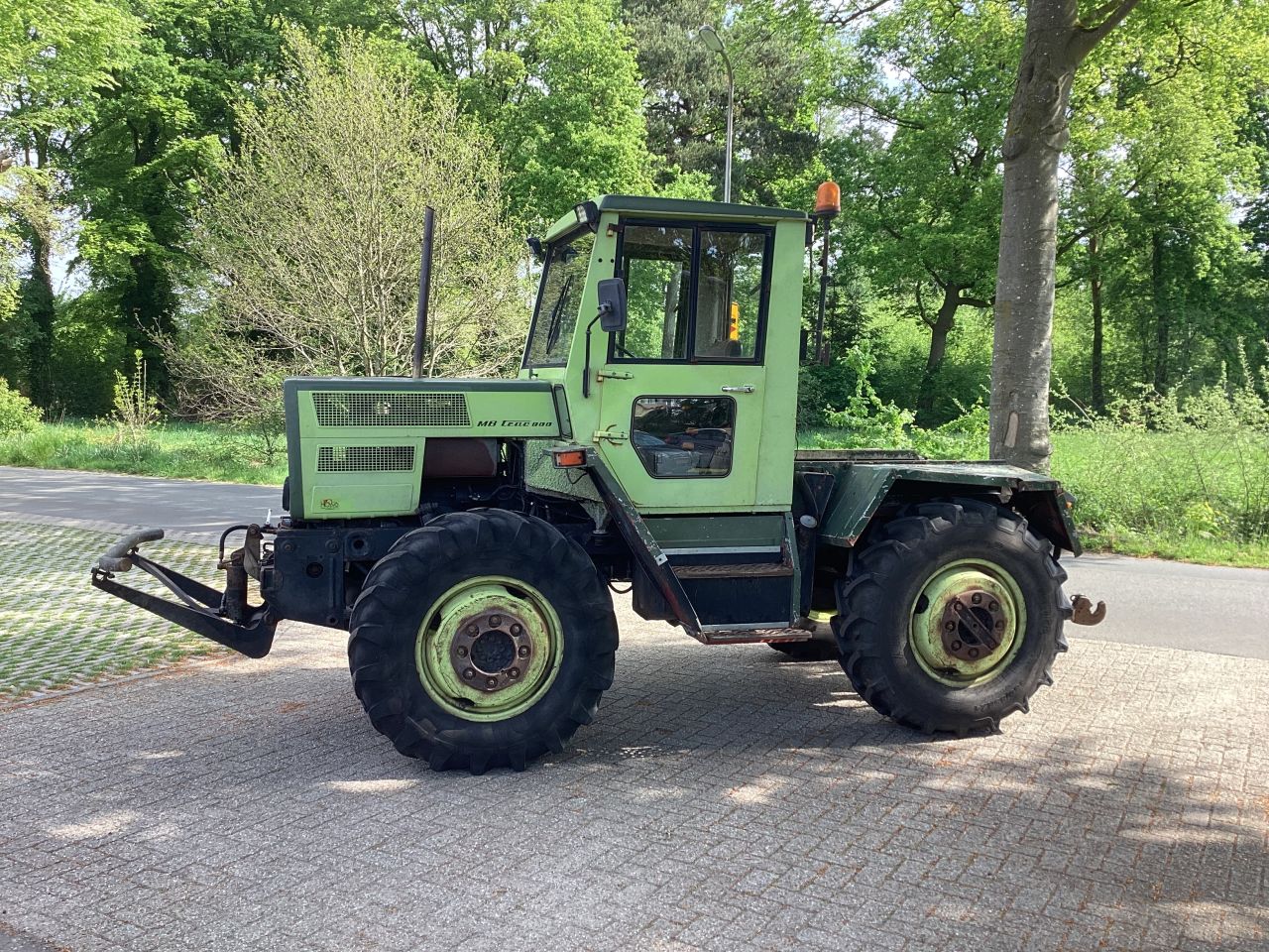 MB TRAC 800