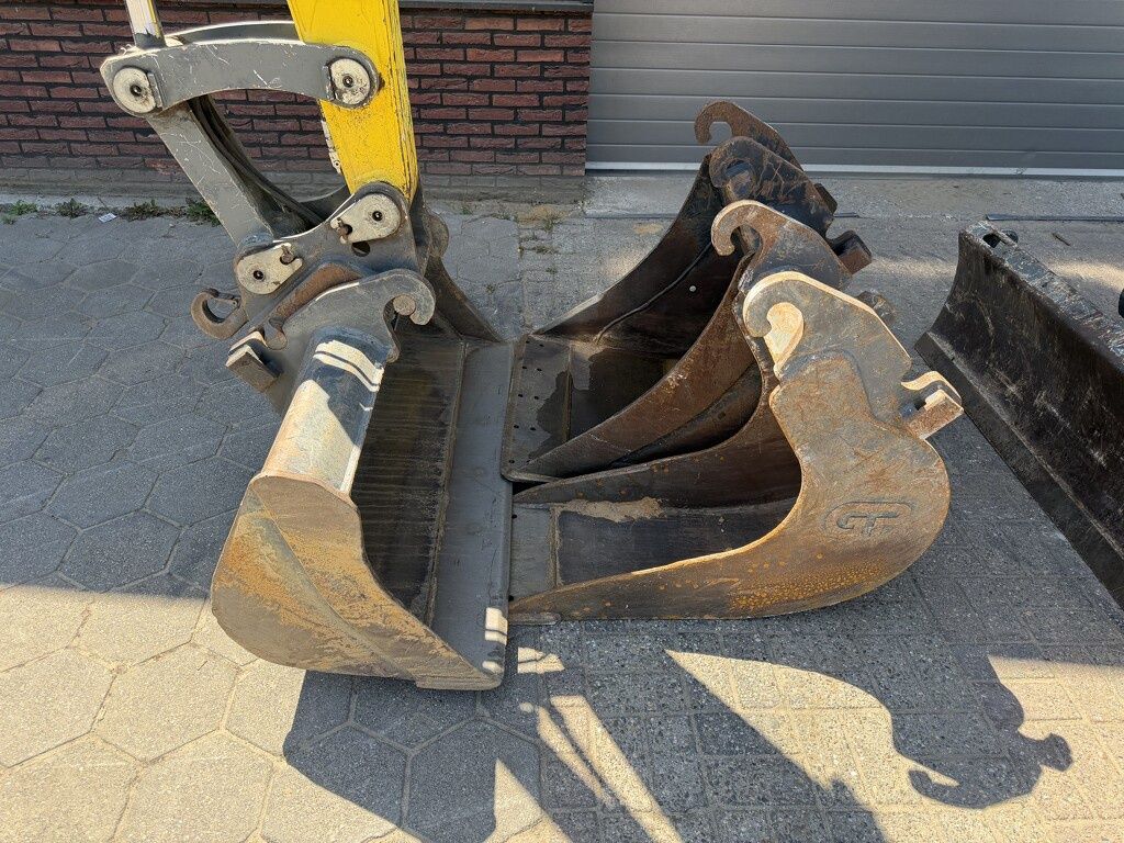Neuson EZ80 | 2022 | Slechts 979 uur | Sloop-/sorteerfunctie