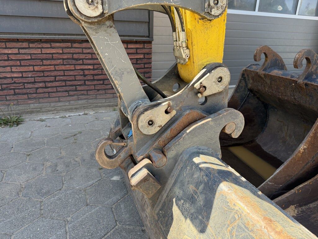 Neuson EZ80 | 2022 | Slechts 979 uur | Sloop-/sorteerfunctie