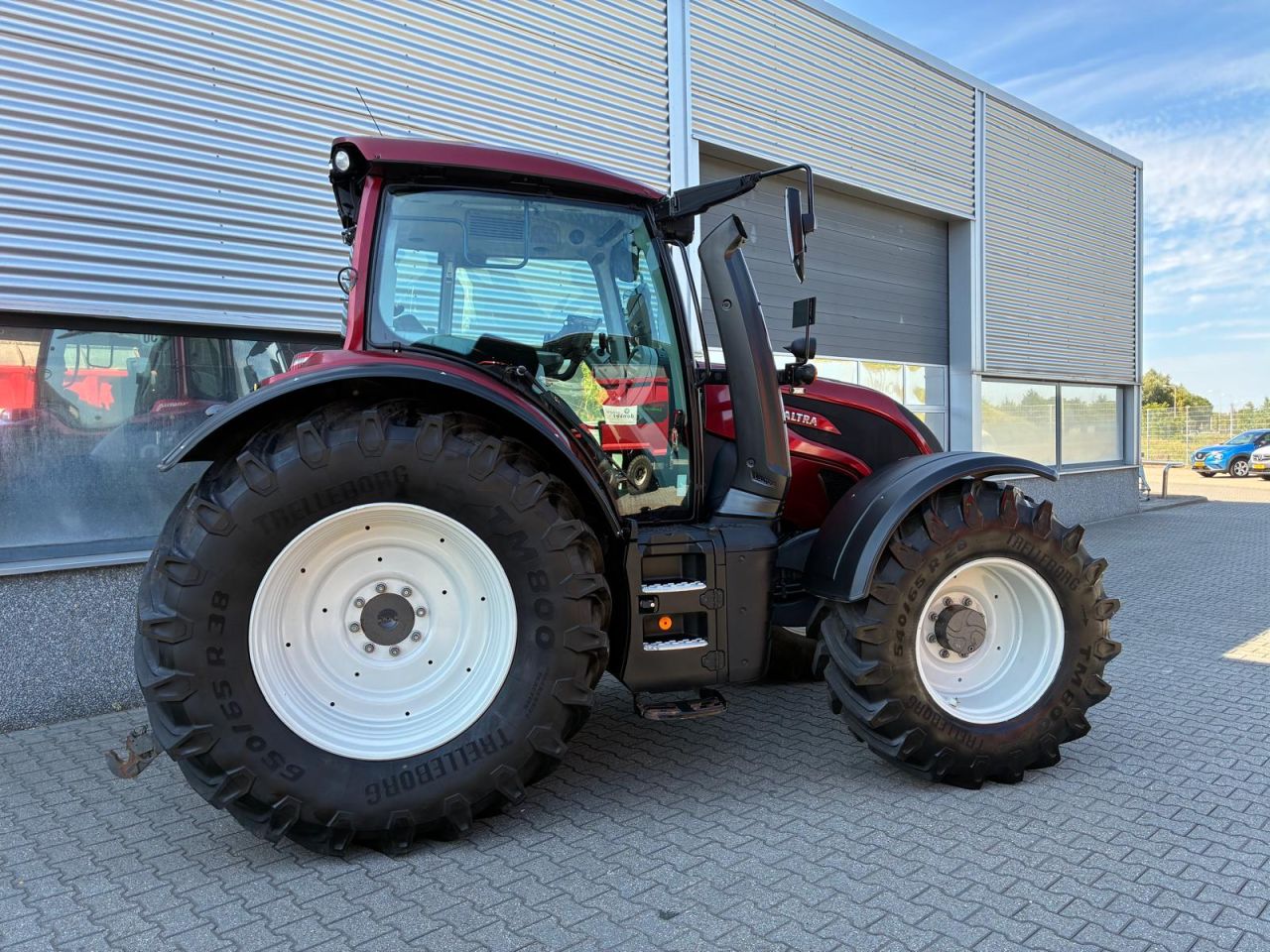 Valtra N174 Direct tractor