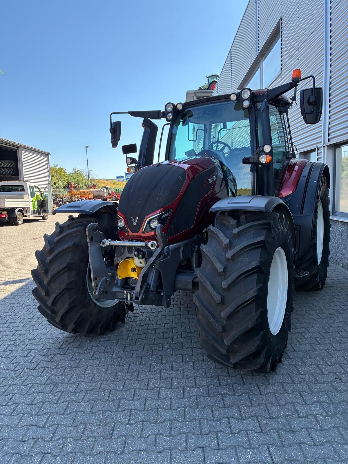 Valtra N174 Direct tractor