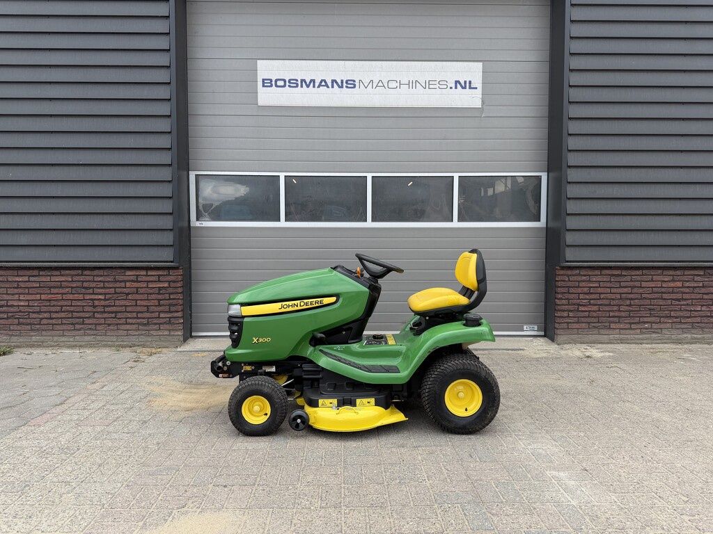 John Deere X300 Zitmaaier nieuw maaidek