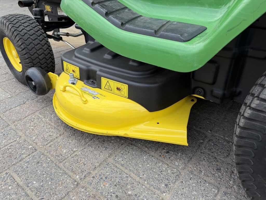 John Deere X300 Zitmaaier nieuw maaidek
