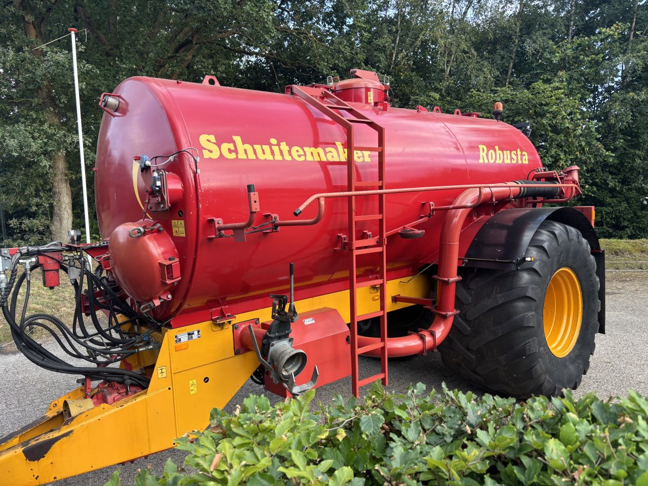 Schuitemaker Robusta 105 mesttank met zuigarm