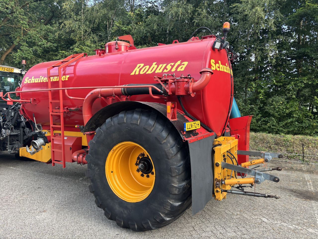 Schuitemaker Robusta 105 mesttank met zuigarm
