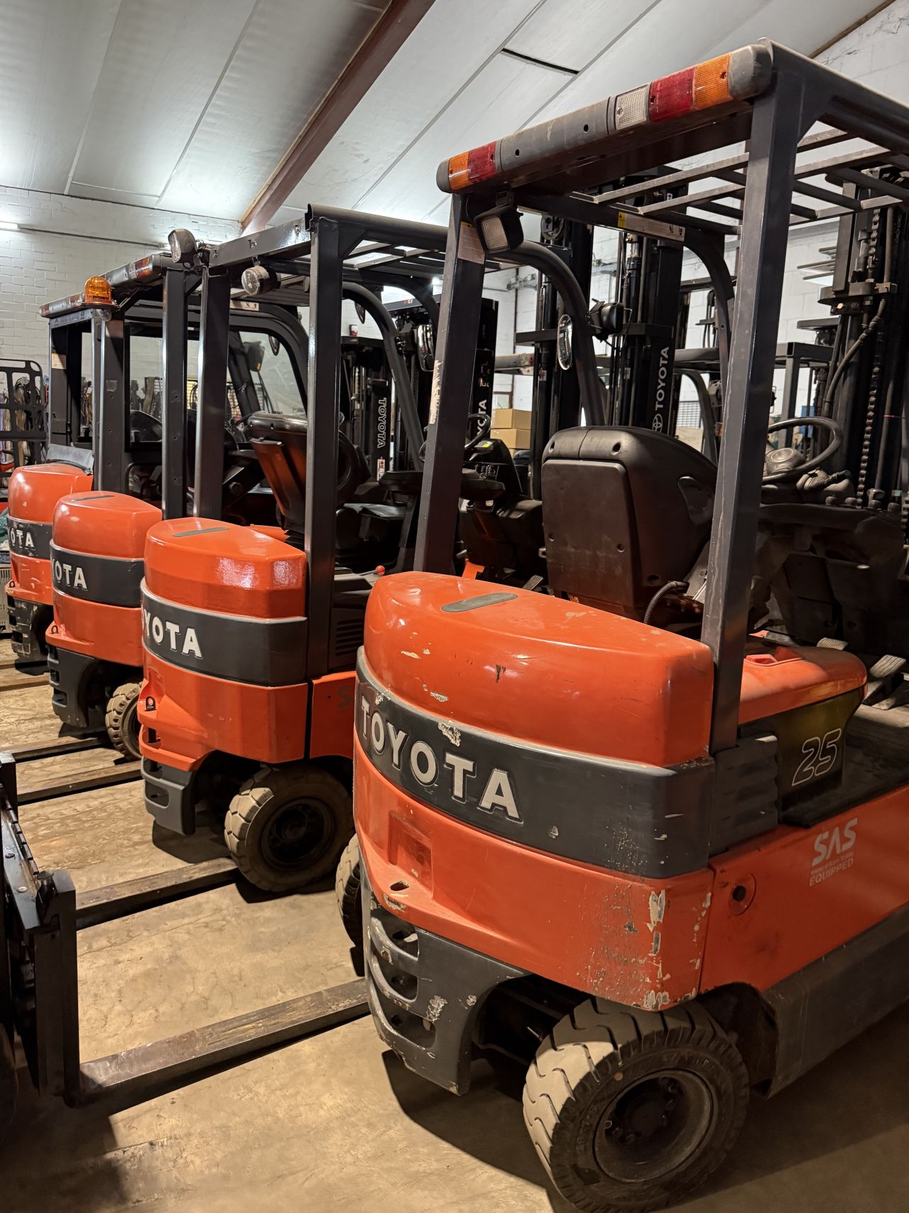 Grote voorraad gebruikte heftrucks - direct leverbaar