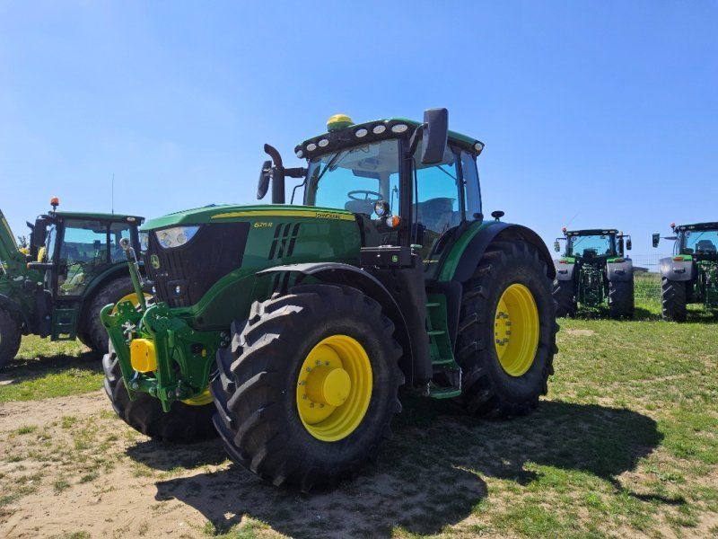 John Deere 6215R