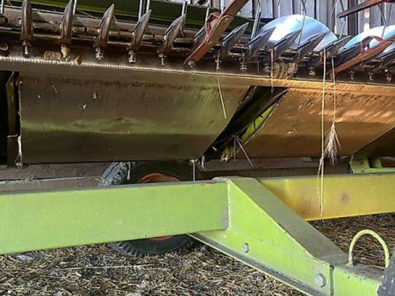 Claas 6.6m mit Schneidwerkswagen
