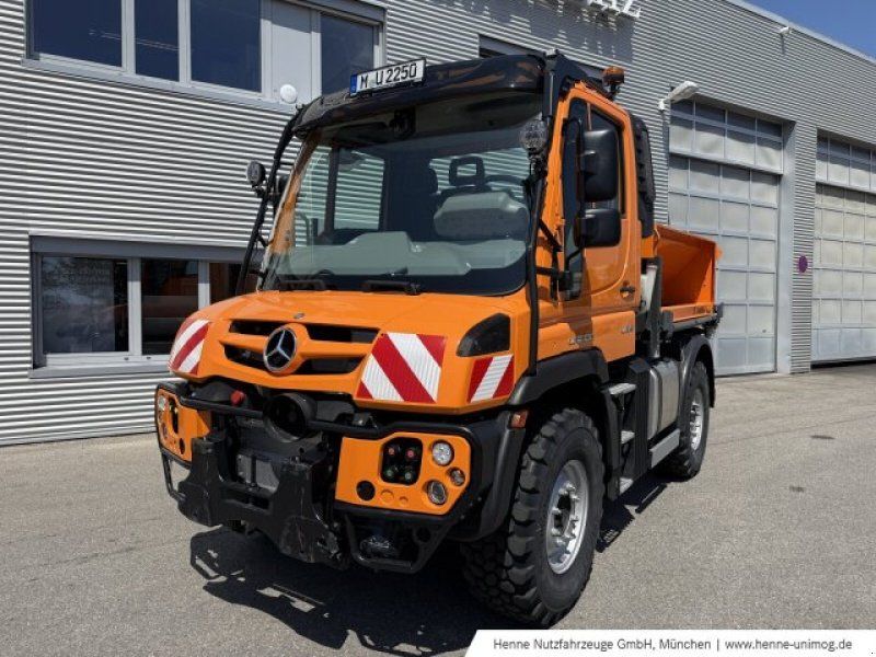 Mercedes-Benz U 319