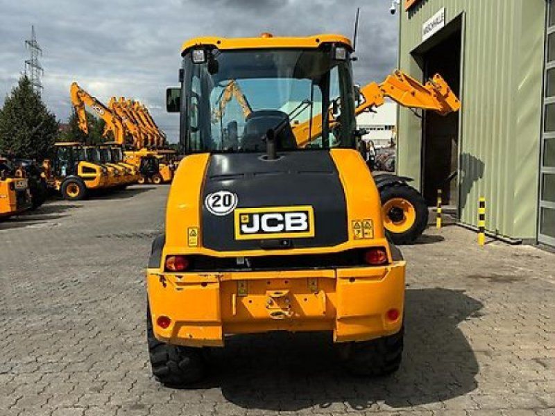 JCB 409