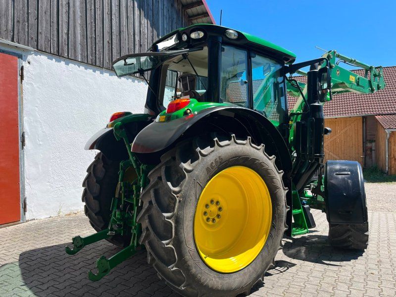John Deere 6090M