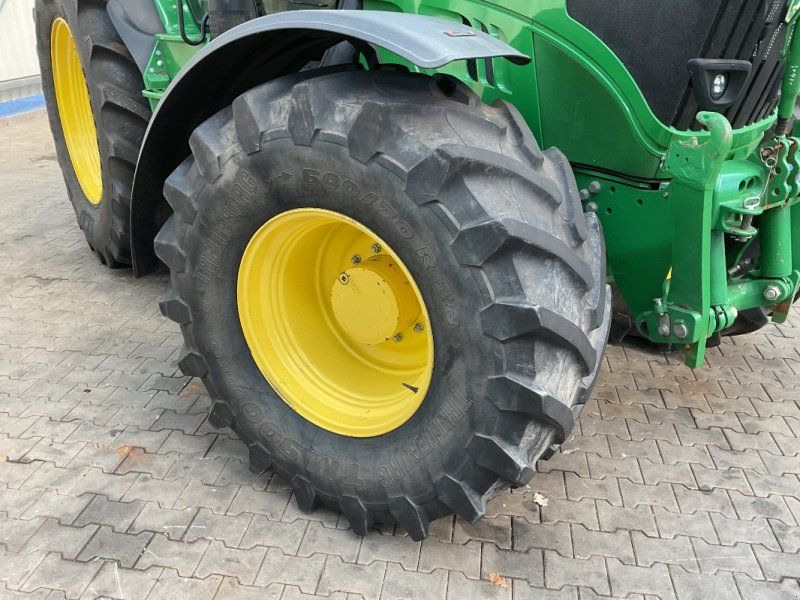 John Deere 6210R