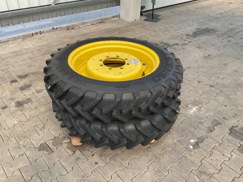 270/95R32