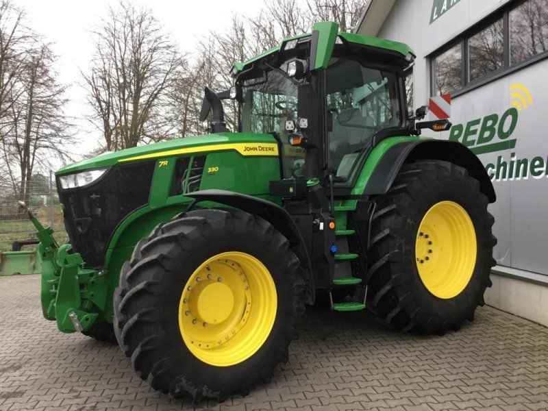 John Deere 7R330